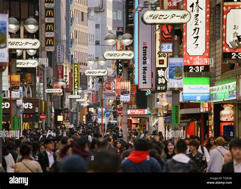 meaning of bustling trade|Bustling .